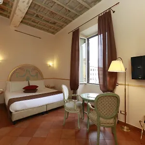 2* לינה וארוחת בוקר Residenza Gens Julia